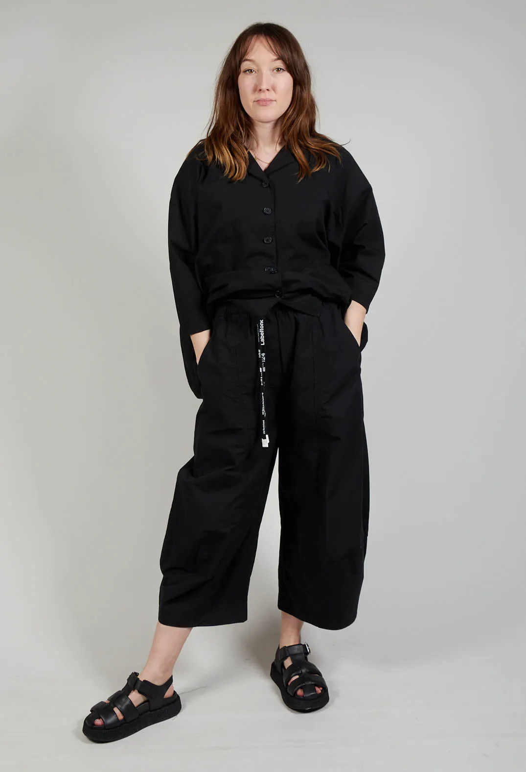 Cropped Balloon Leg Trousers in Black