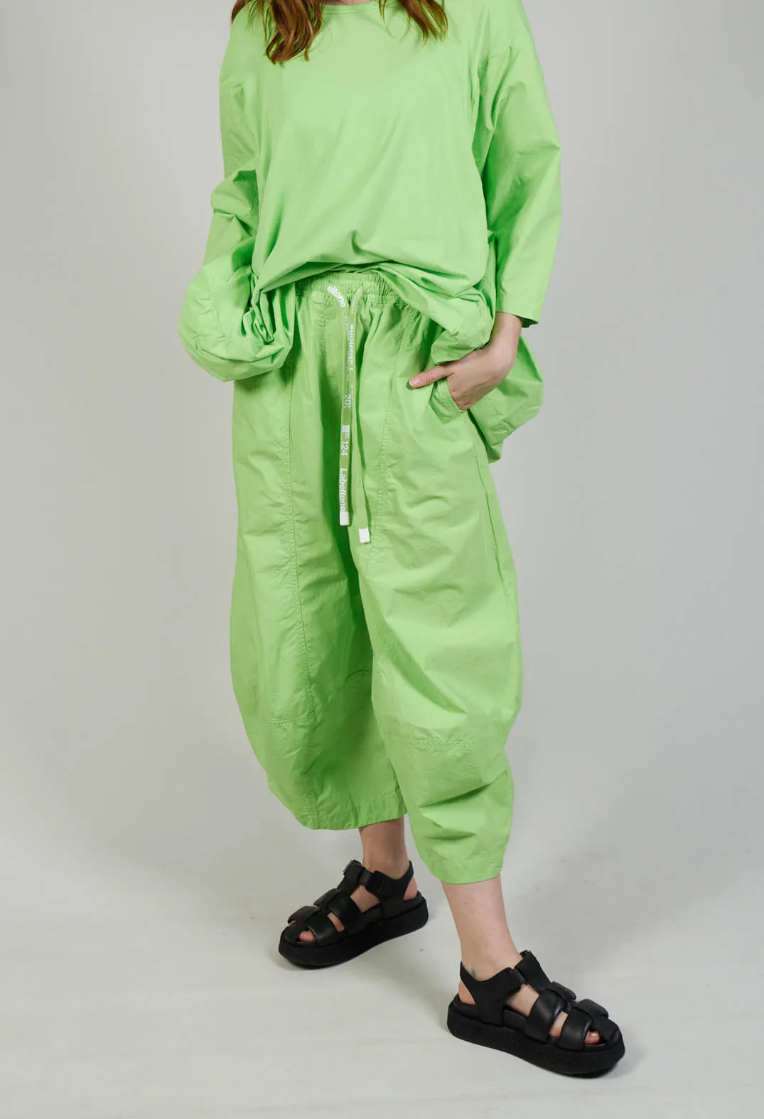 Cropped Balloon Leg Trousers in Lime