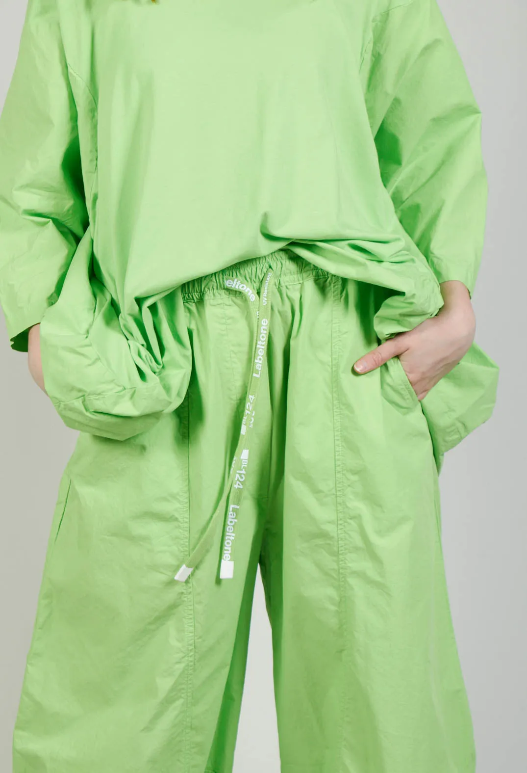 Cropped Balloon Leg Trousers in Lime