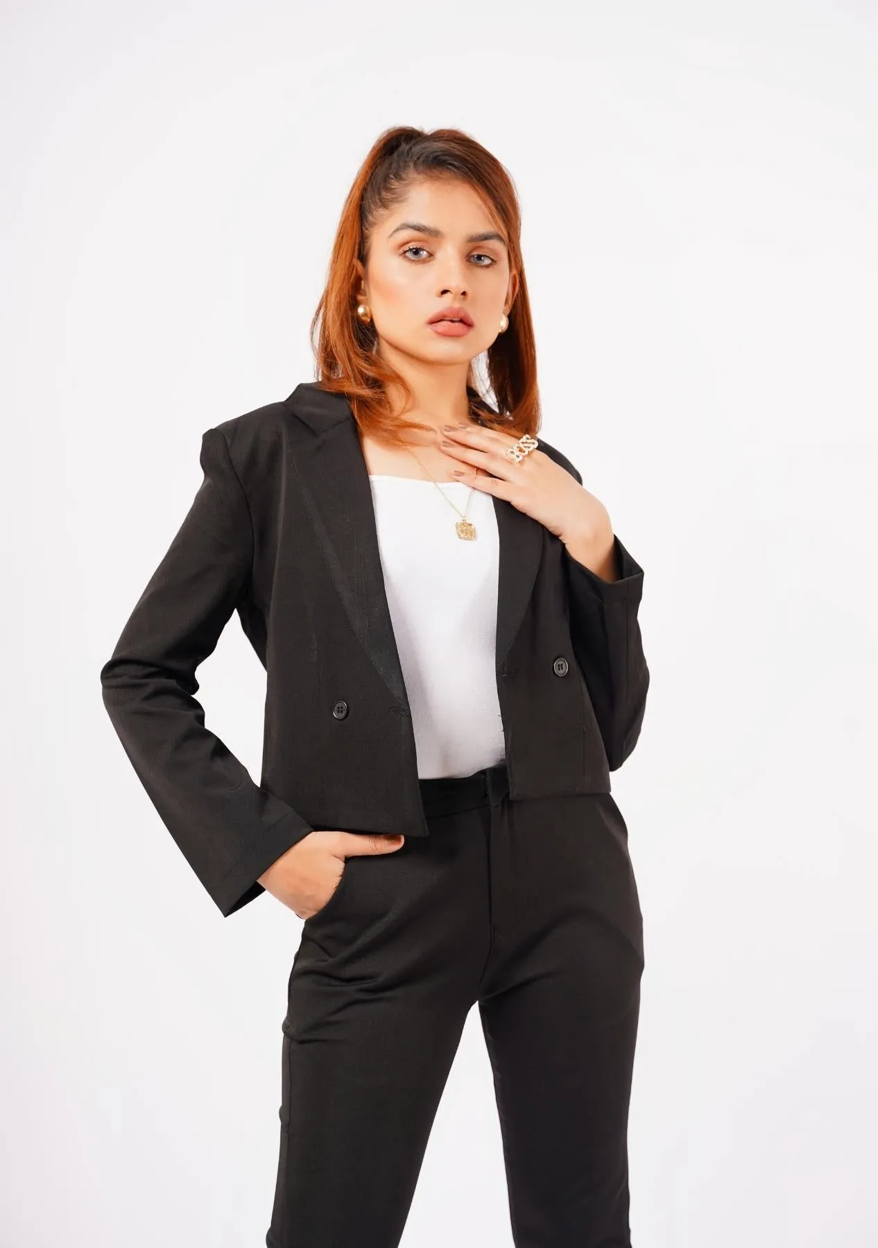 Cropped Blazer - black