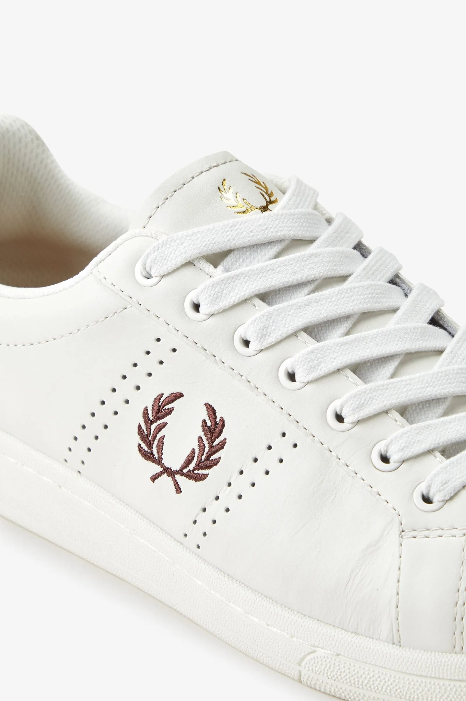 Fred Perry Tennis Sneaker - Porcelain/Carrington Brick