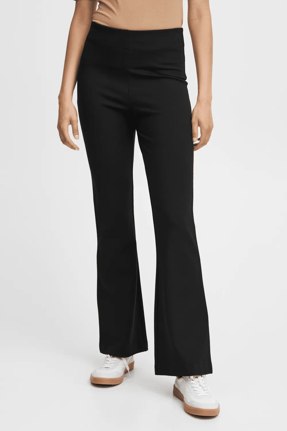 Parrin Flare Pant - Black