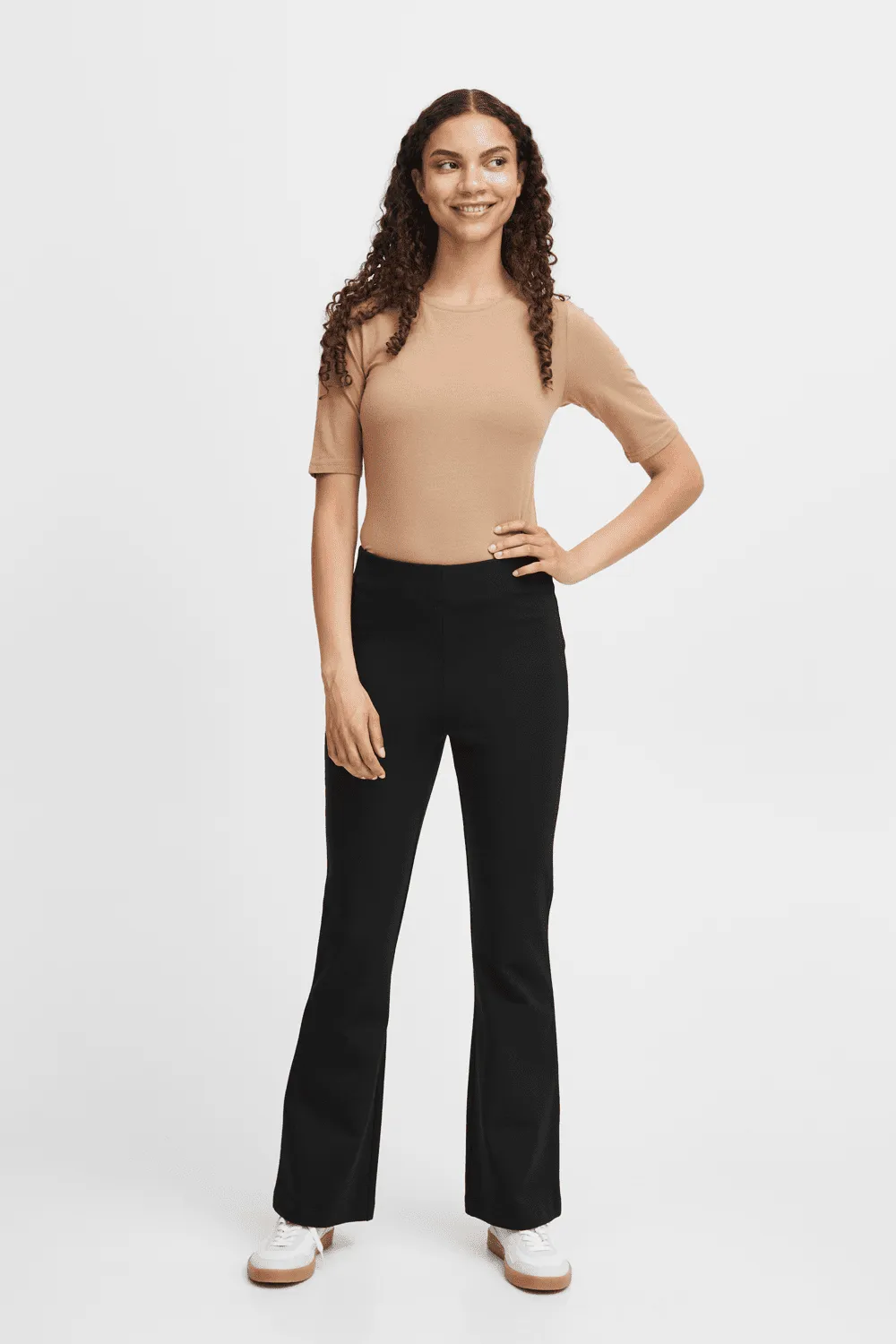 Parrin Flare Pant - Black