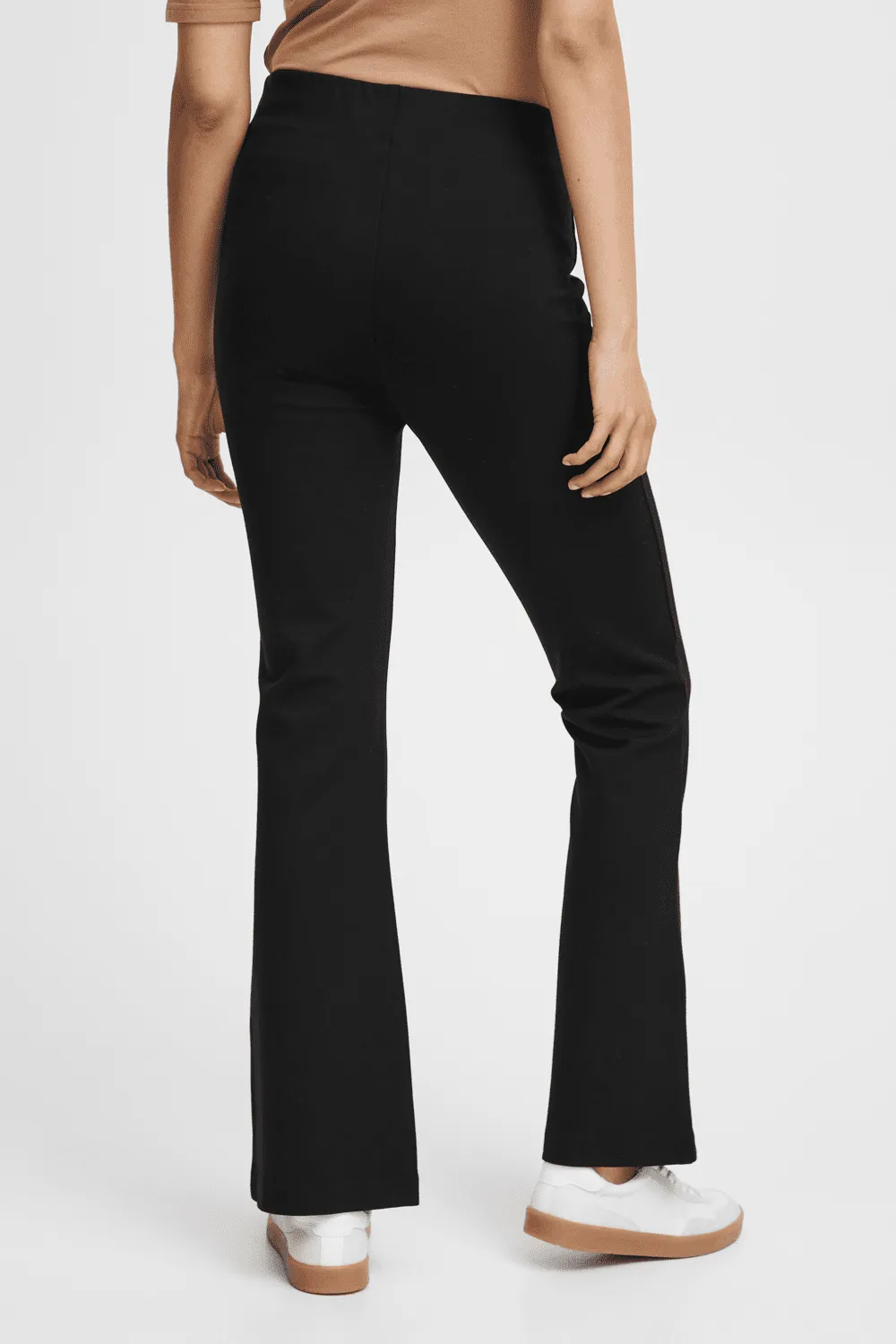 Parrin Flare Pant - Black