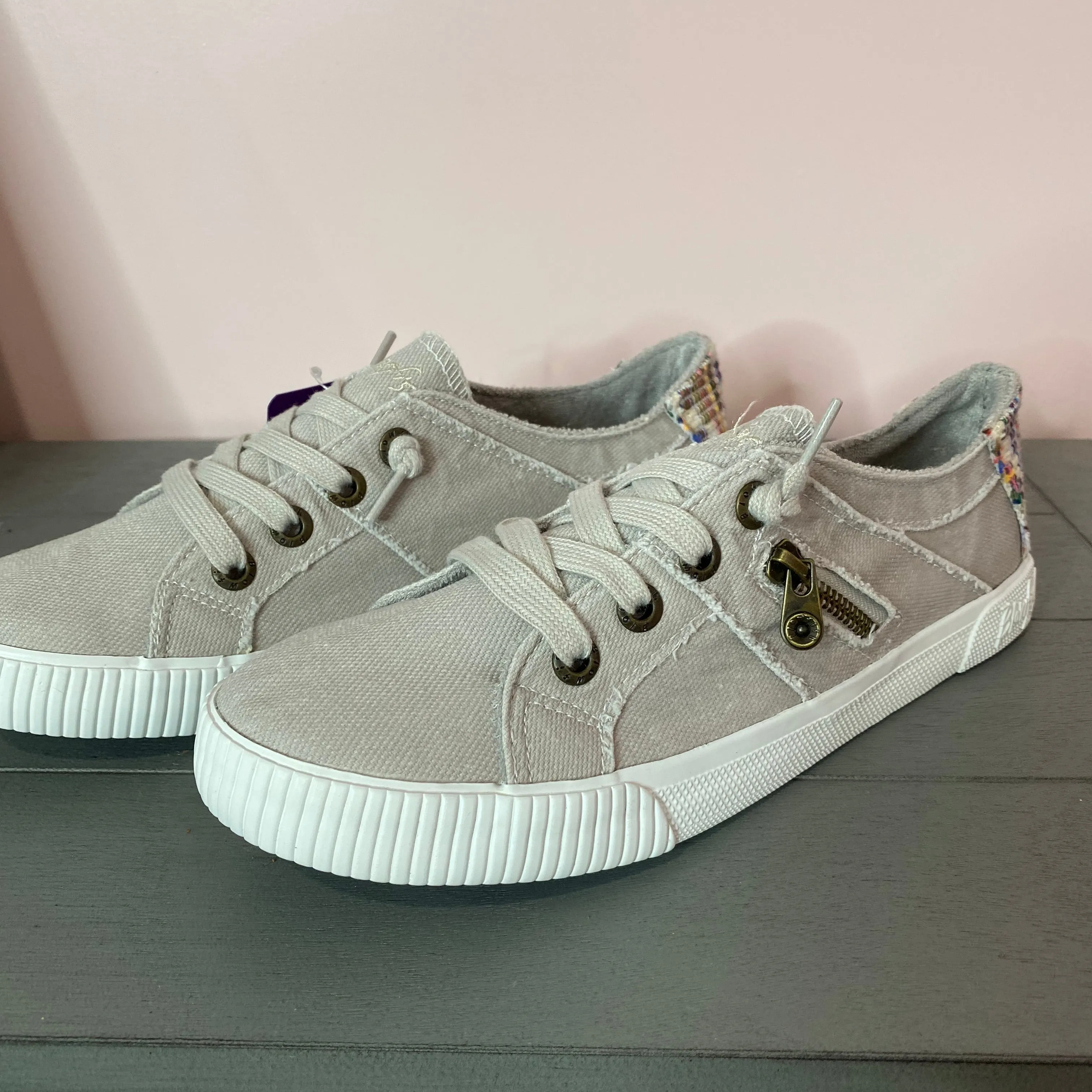 Sand Gray Smoked Blowfish Fruit Sneaker