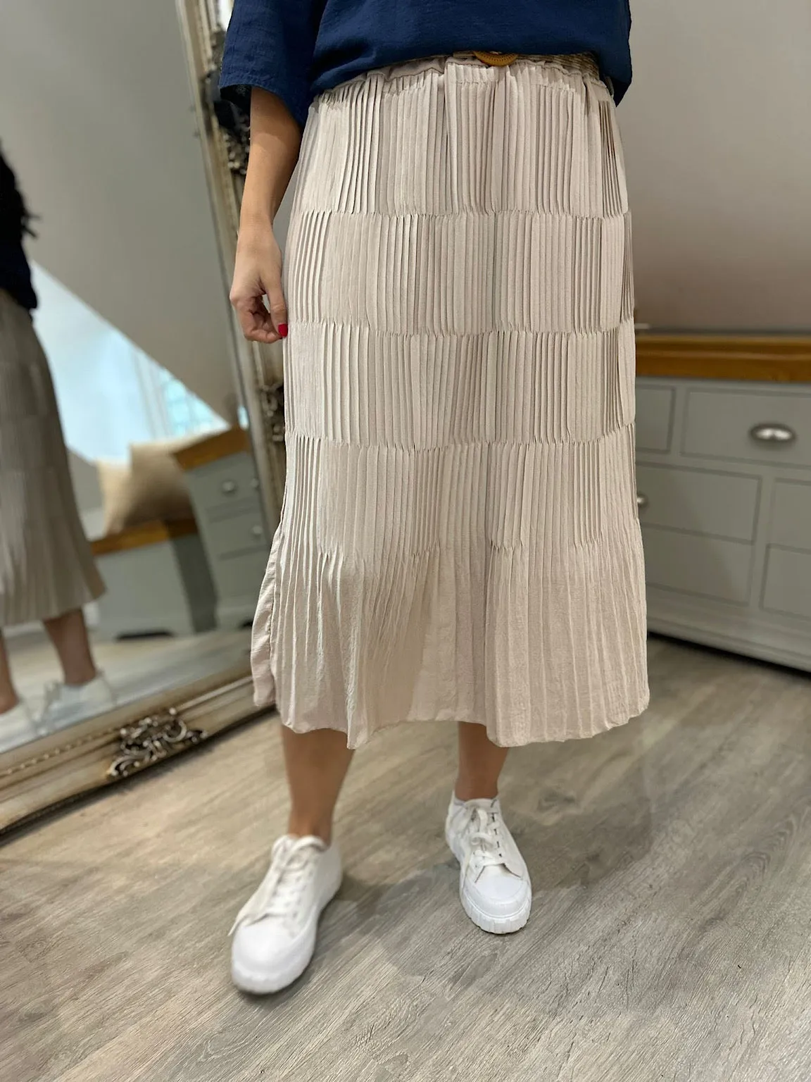 Stone Pleated Stripe Belted Skirt