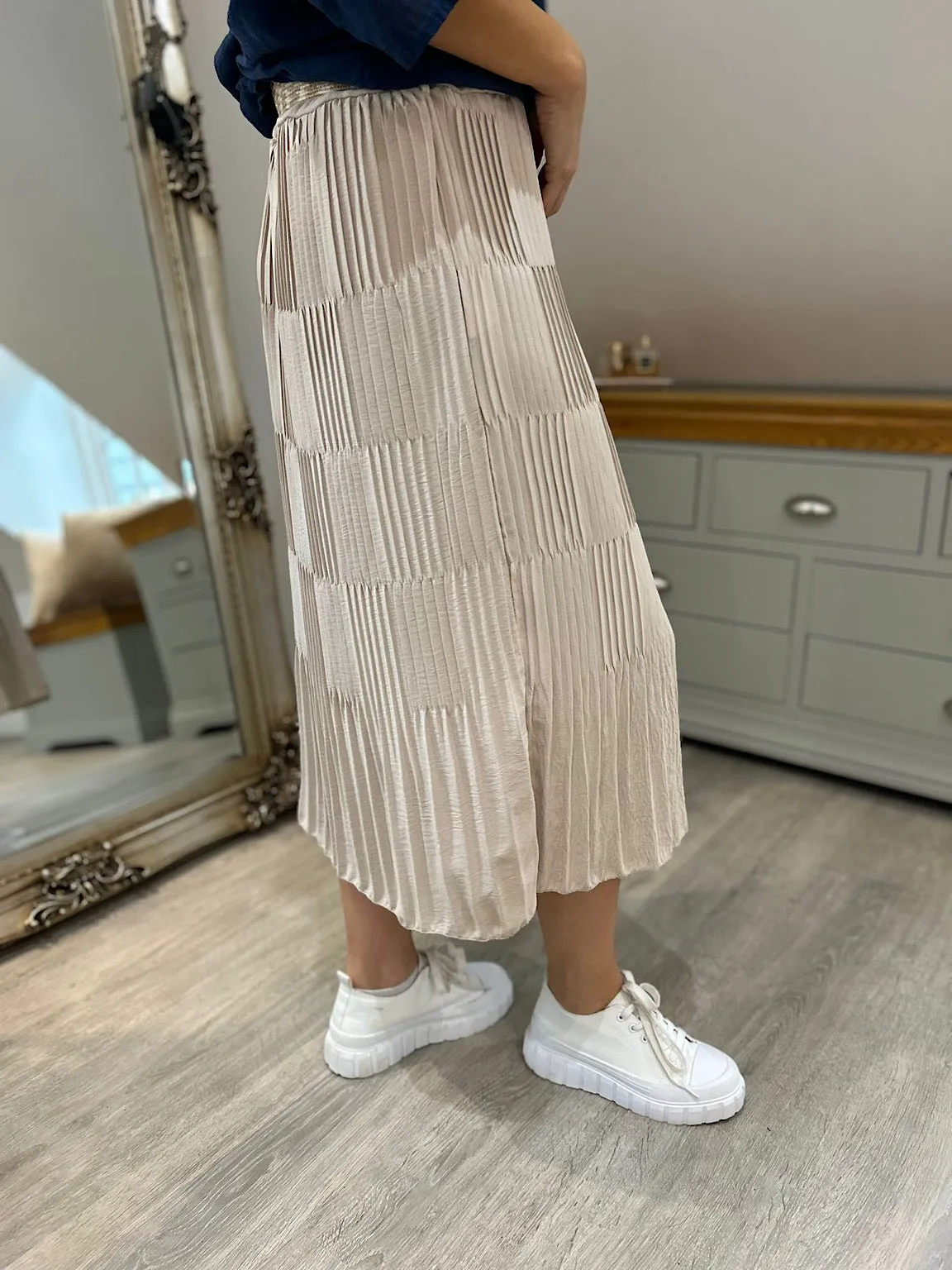 Stone Pleated Stripe Belted Skirt