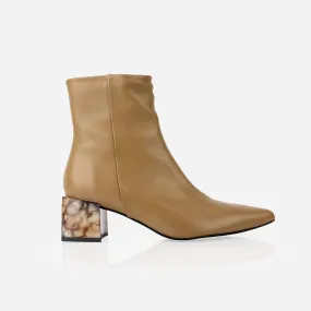 The On Point Boot Dune