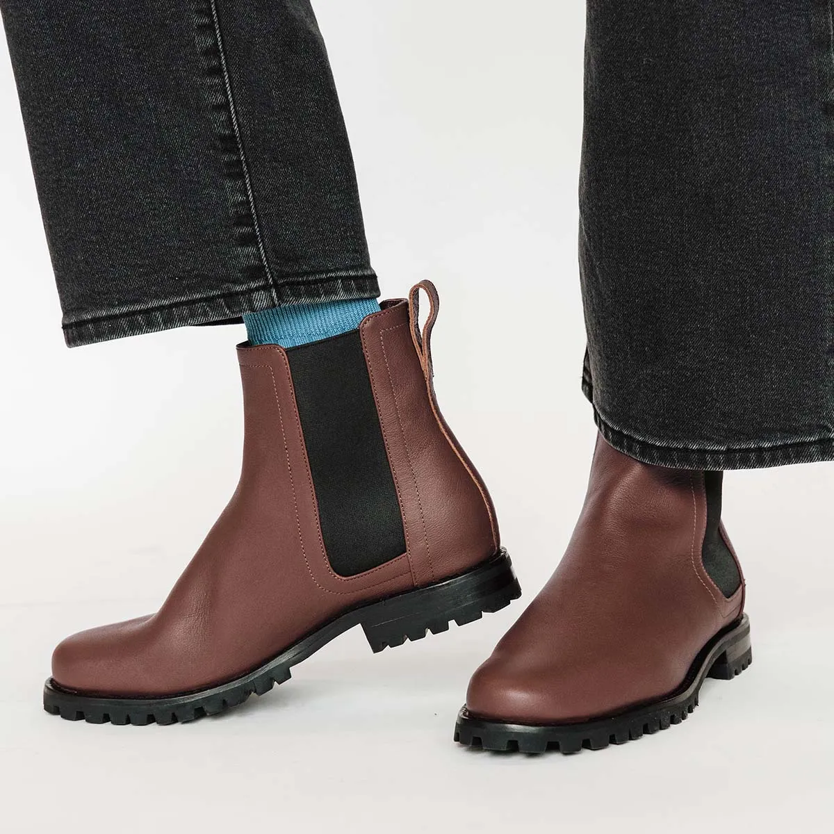 The On Tread Chelsea Boot Redwood