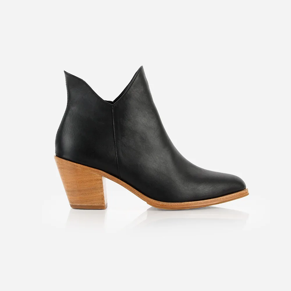 The Two Point Five Ankle Boot Black Water Resistant