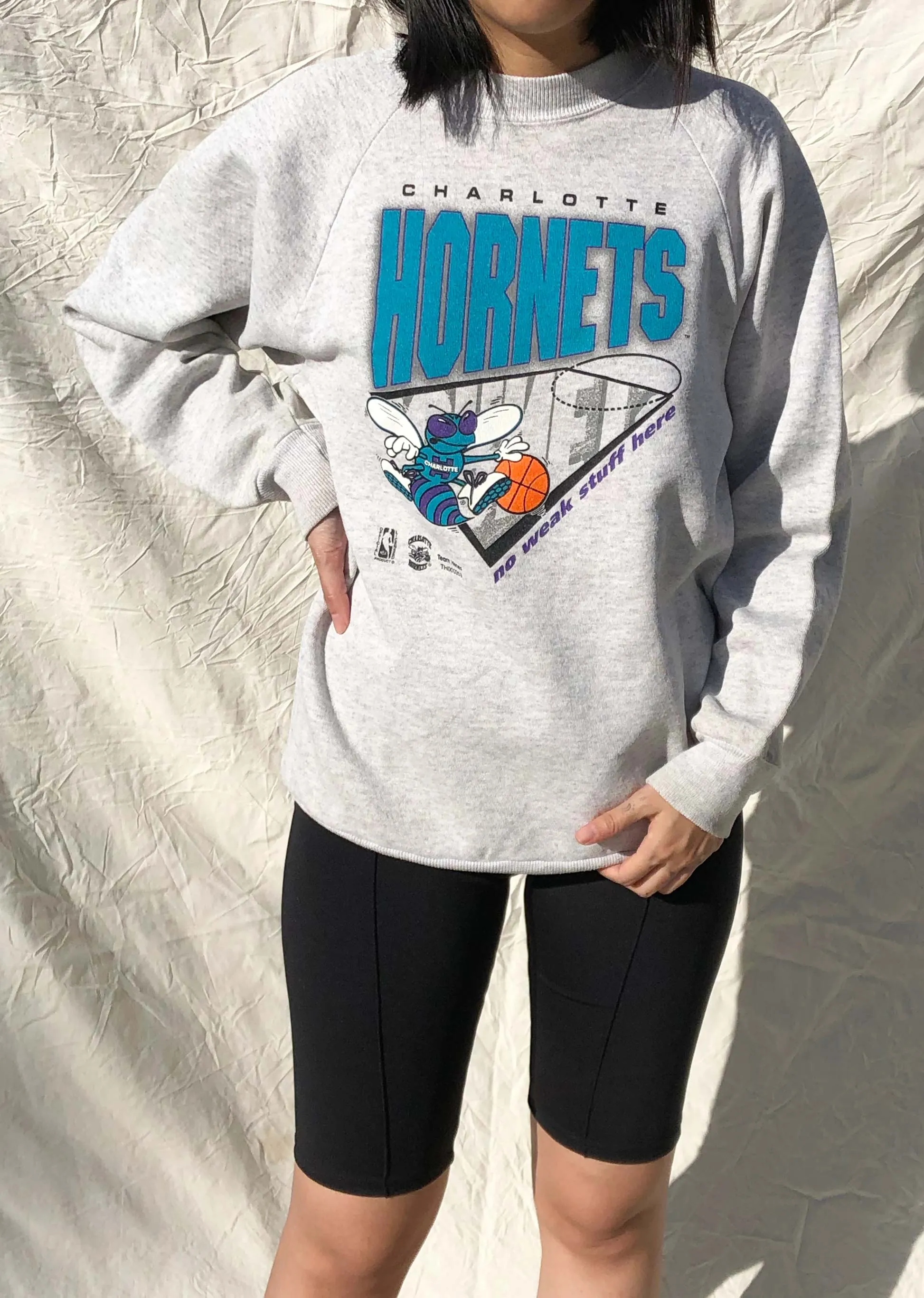 Vintage 90's NBA Charlotte Hornets Sweater Grey (S)