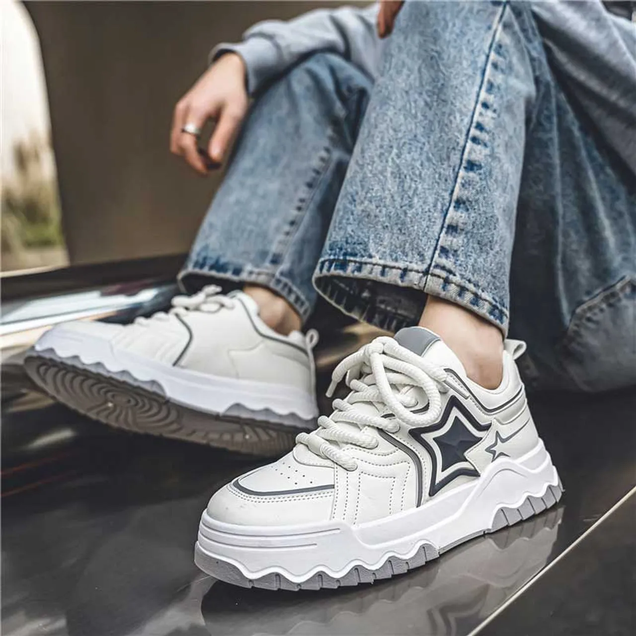 White star pattern casual sport shoe sneaker