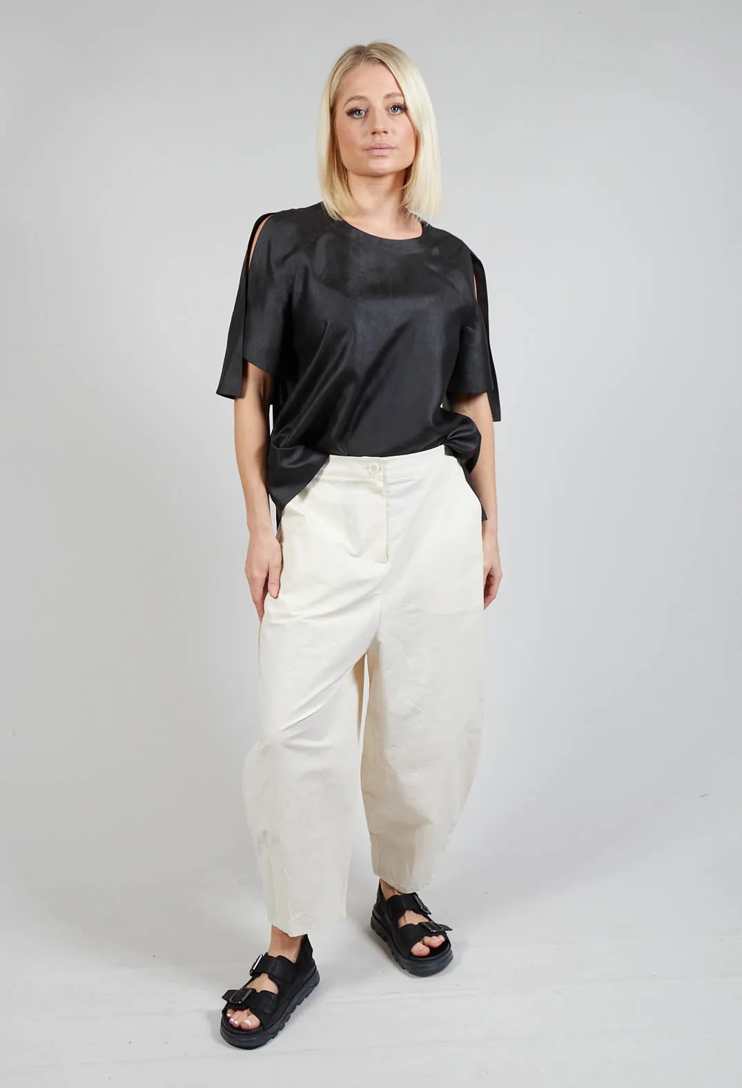 Wide Leg Cropped Trousers in Cream