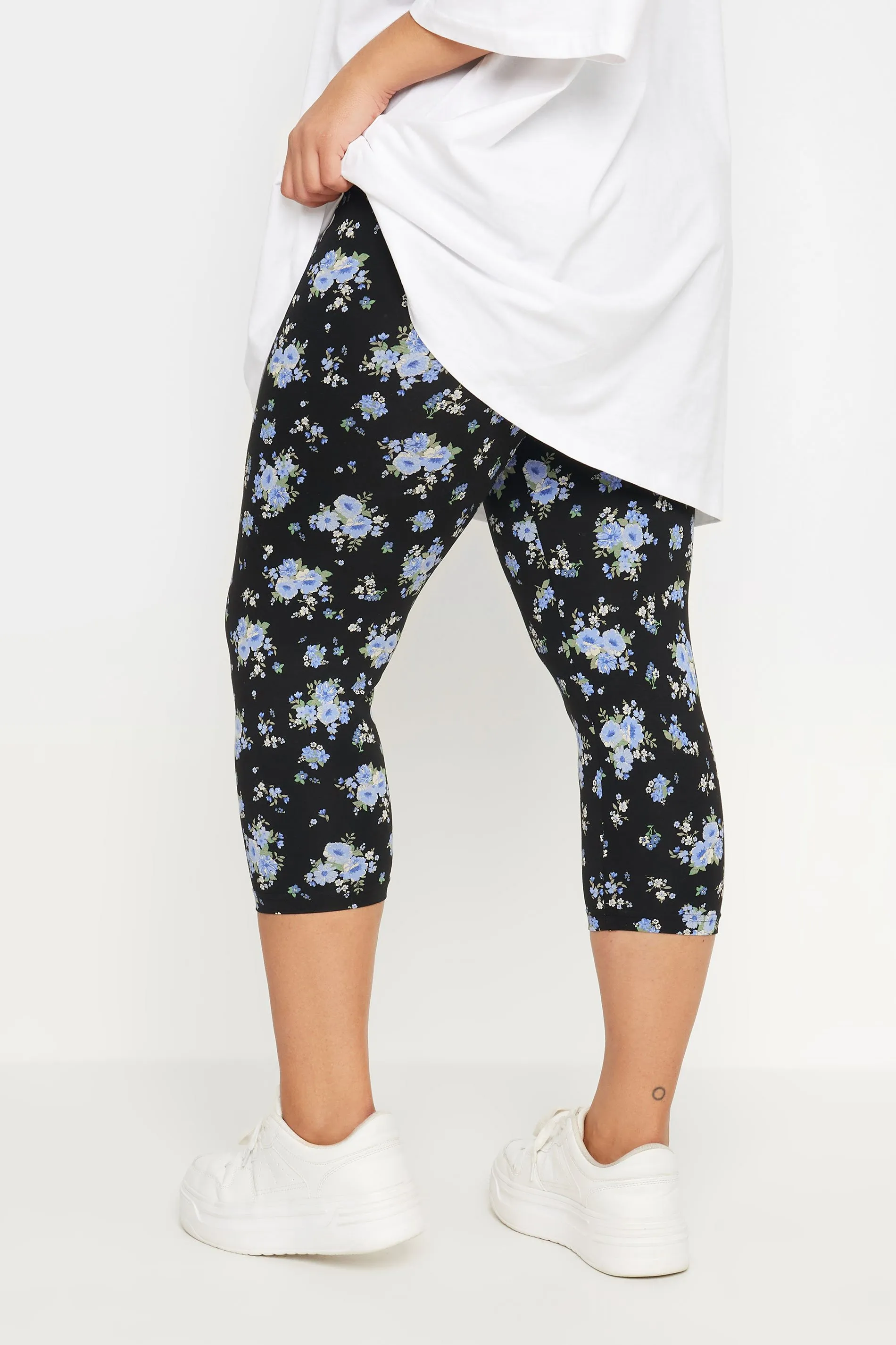 YOURS Curve 2 PACK Black & Blue Floral Print Cropped Leggings